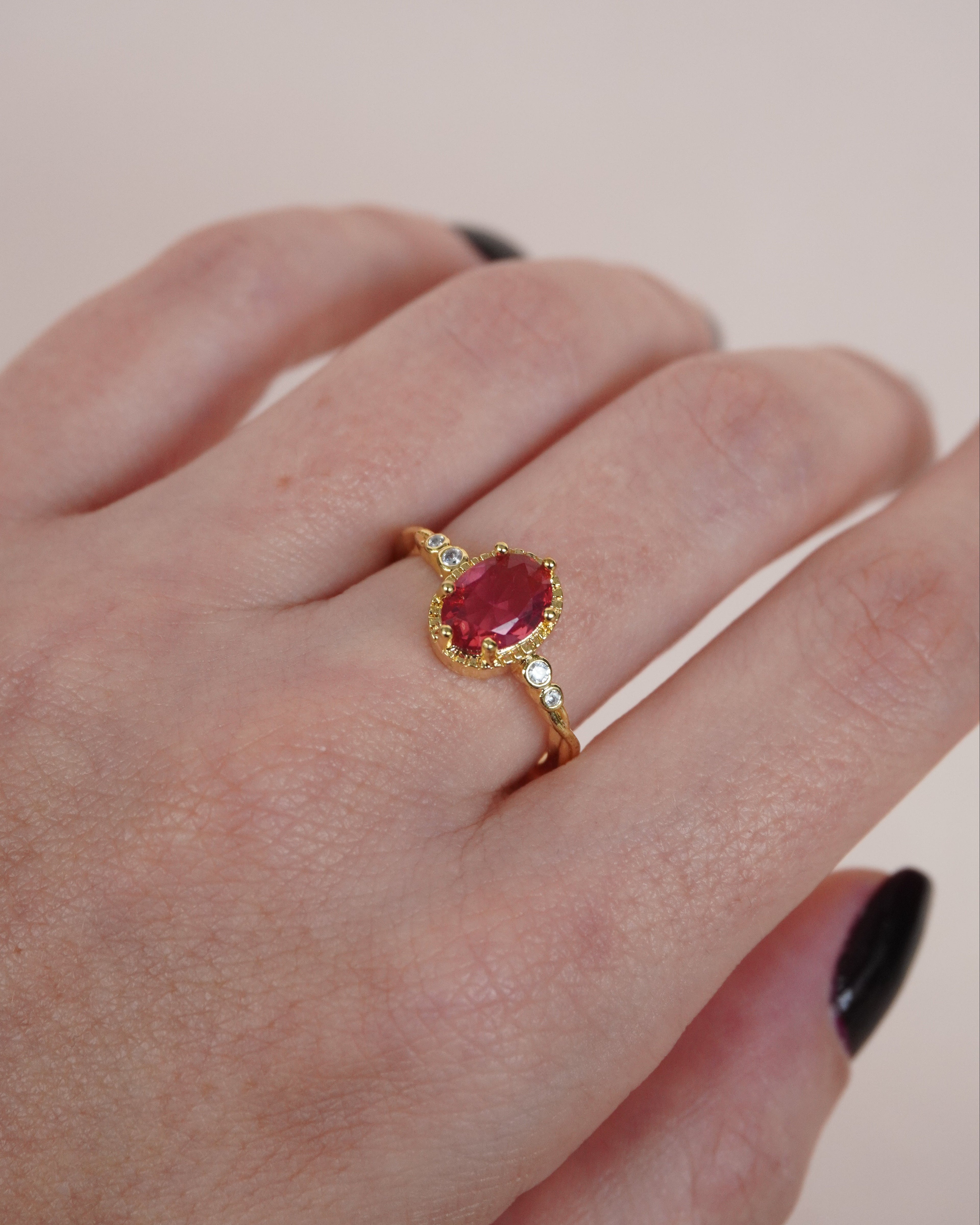 Anillo Scarlet